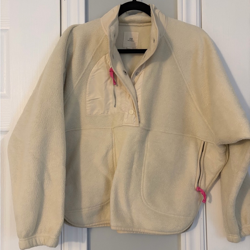 Thread Supply Cozy Cream Fleece Pullover with Pink Zipper Accents Size Medium